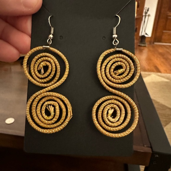 Artisan earrings - gold rope spiral design - light weight - Picture 2 of 2